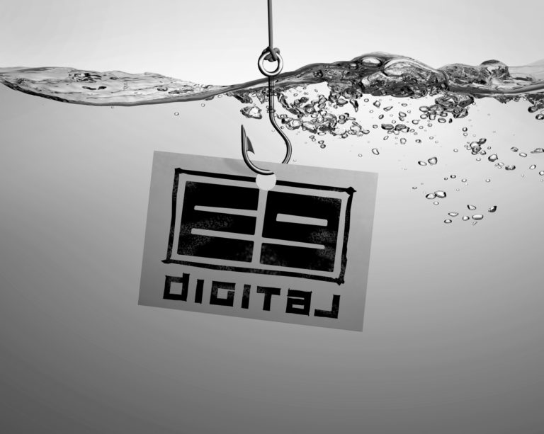 e9digital paper underwater on fish hook